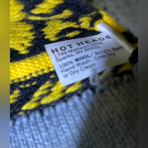 Iowa Hawkeyes Knitted Beanie Stocking Cap *Rare* - Picture 2 of 3